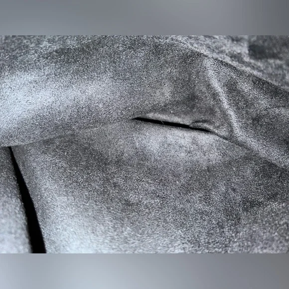 TOD’s black Pebbled Leather bag with dark gray Suede Interior.  Meas. 15 x 9in - Picture 10 of 16